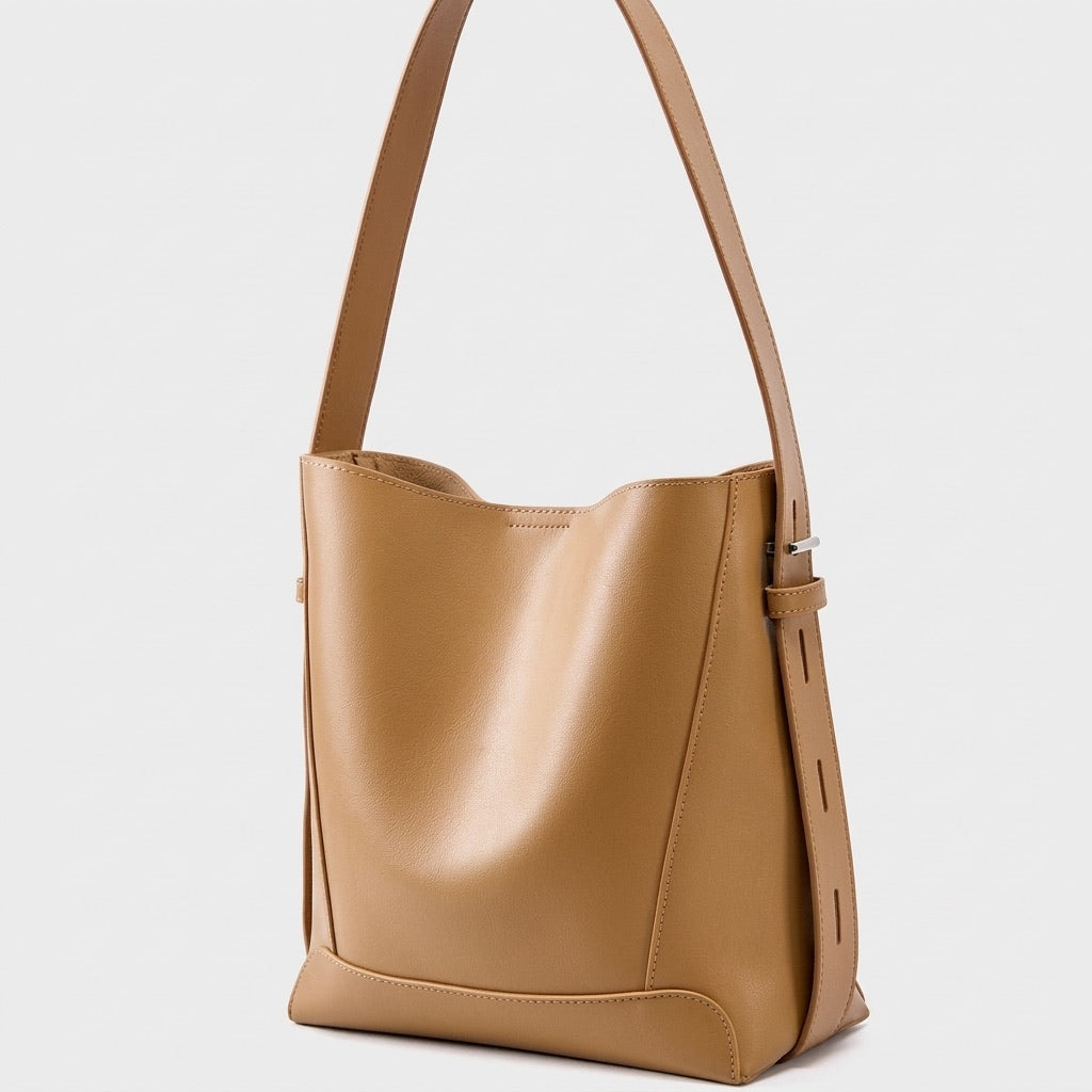 Carlota | Bolso Saco de Piel Auténtica con Bandolera Ajustable