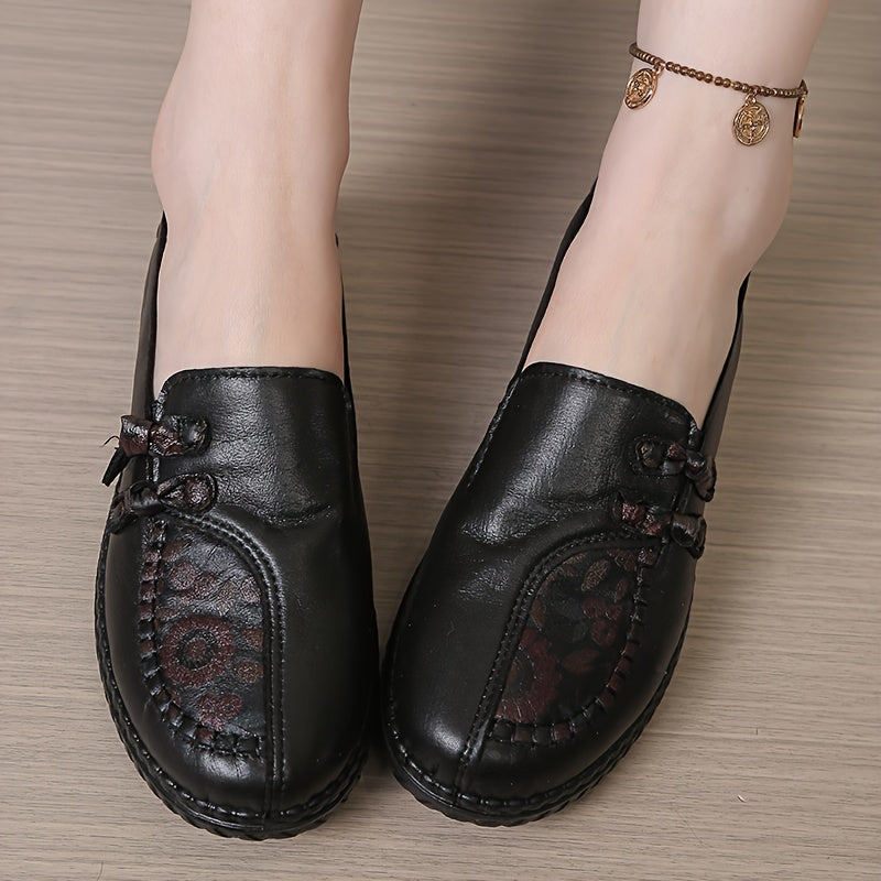 Josefina | Mocasines Blandos con Medallón Floral y Lazada
