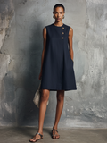 Aurelia | Minivestido sin Mangas con Botones Asimétricos