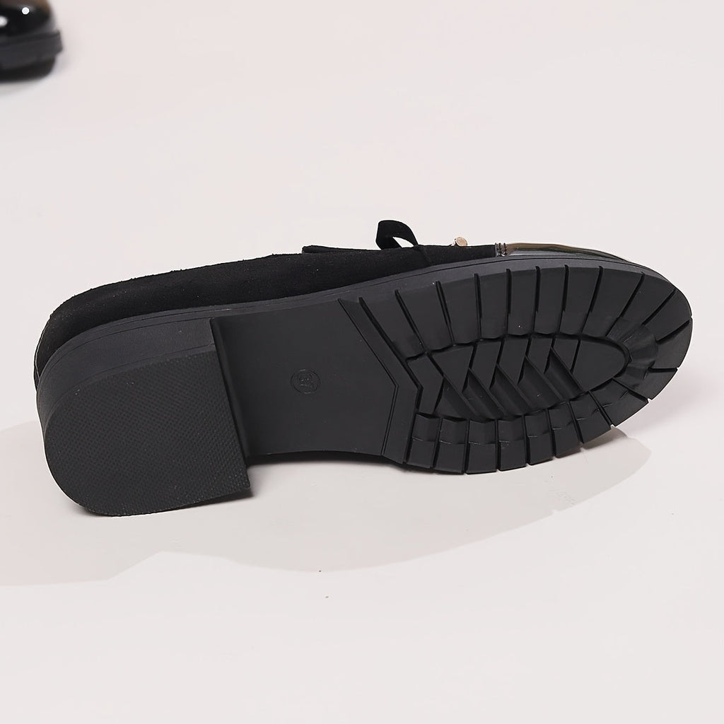 Graciela | Mocasines de Tacón Bajo con Puntera de Charol y Lazo