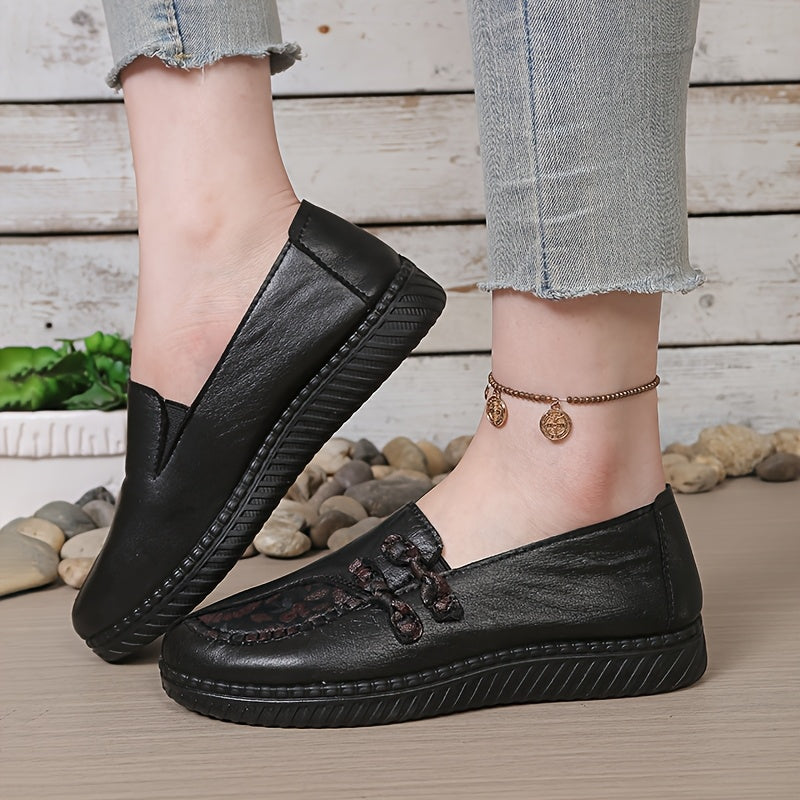 Josefina | Mocasines Blandos con Medallón Floral y Lazada