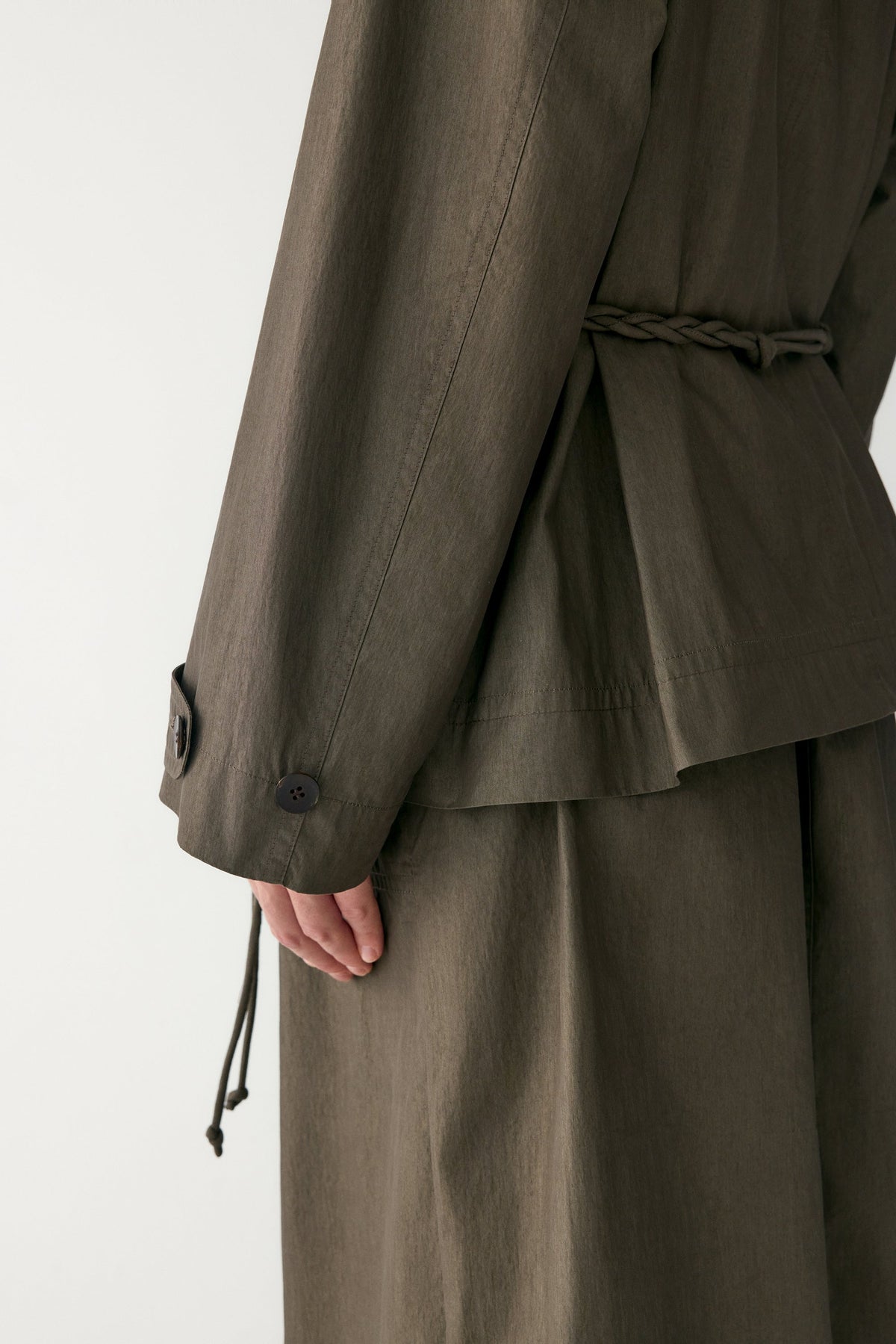 Vera | Trench Corto con Cinturón Anudado