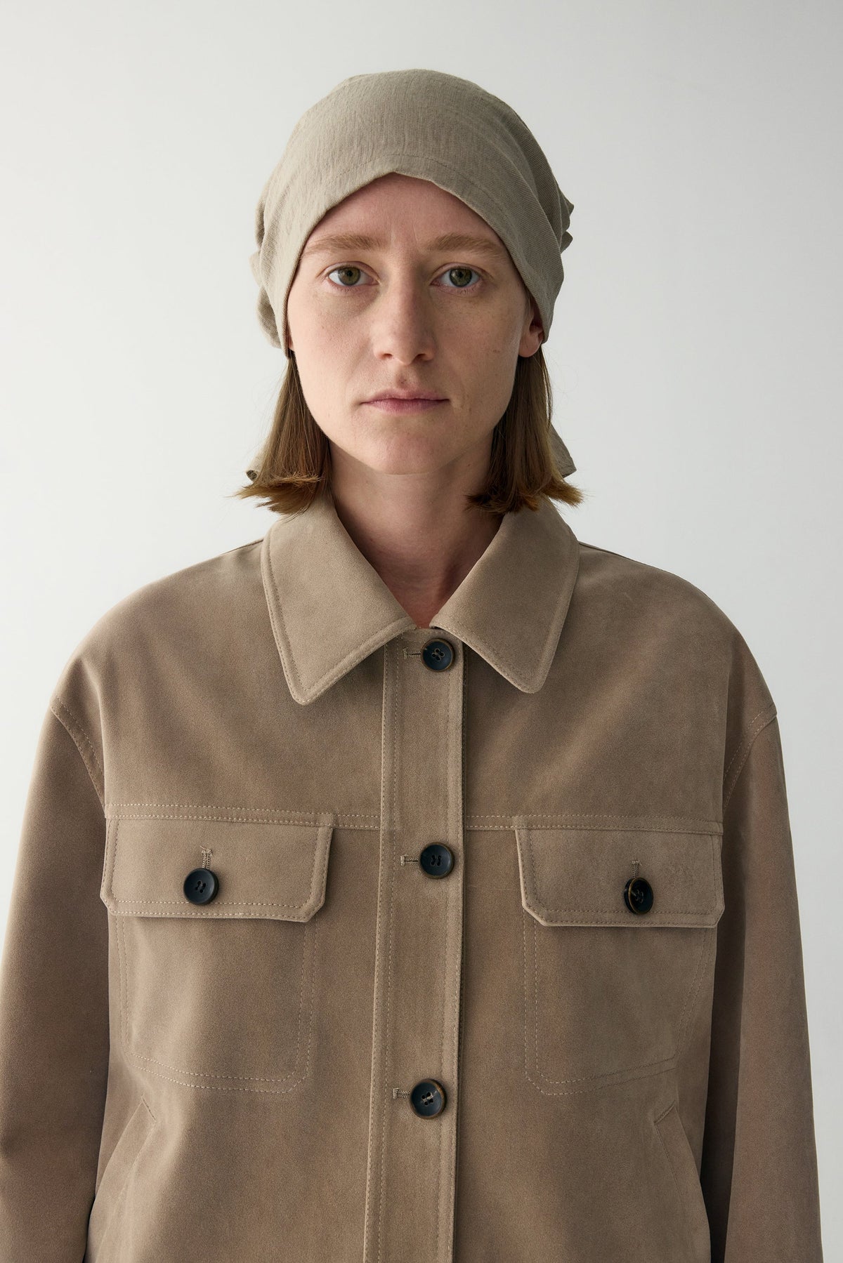 Nuria | Chaqueta de Ante con Bolsillos de Plastrón