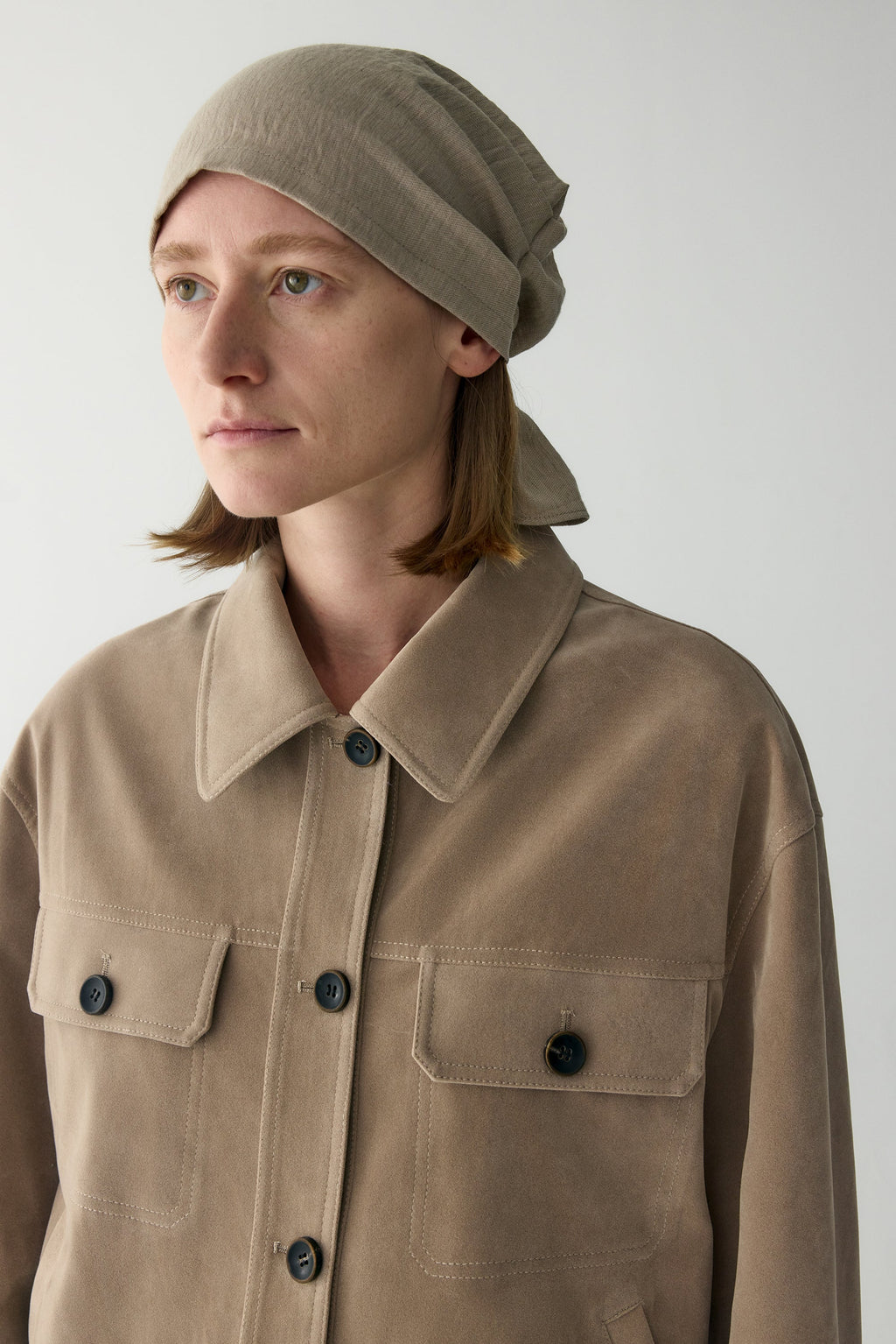 Nuria | Chaqueta de Ante con Bolsillos de Plastrón