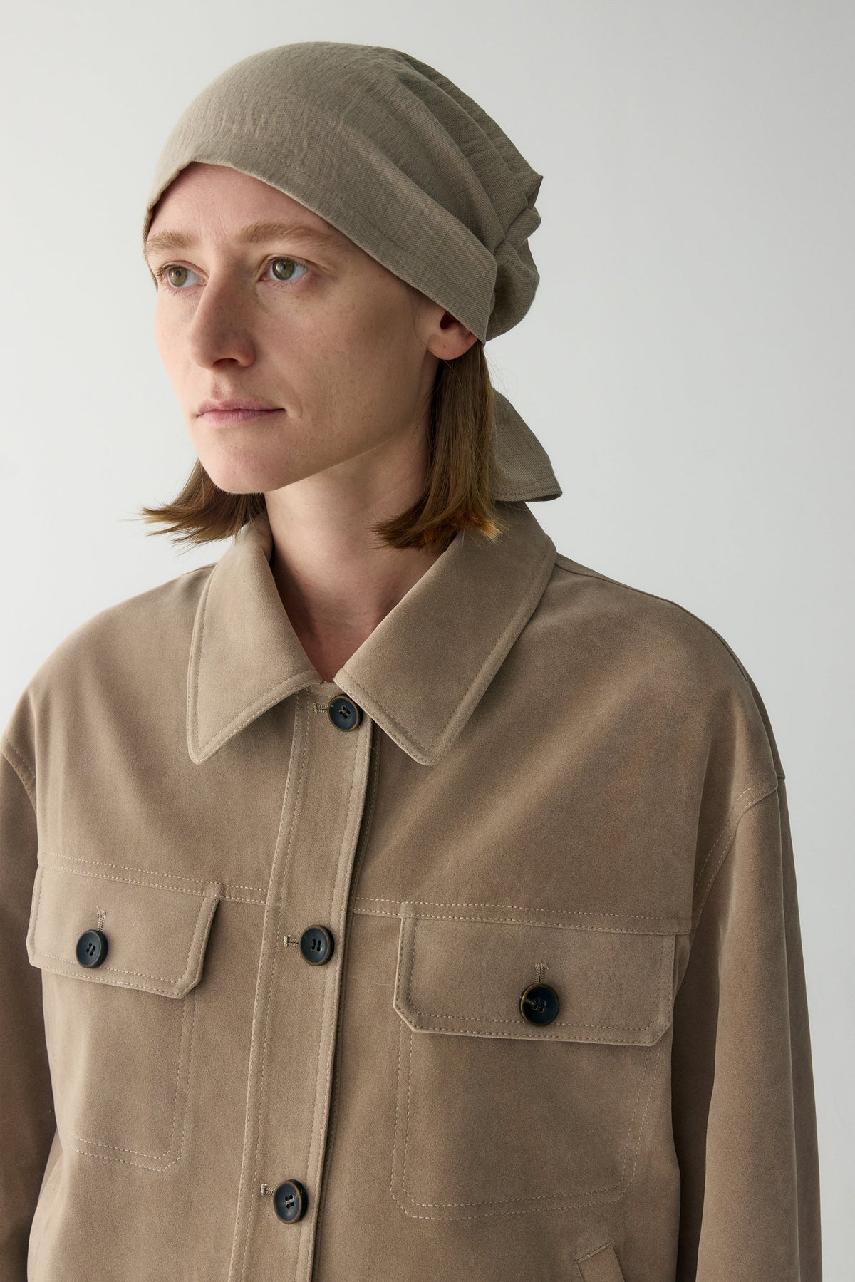 Nuria | Chaqueta de Ante con Bolsillos de Plastrón