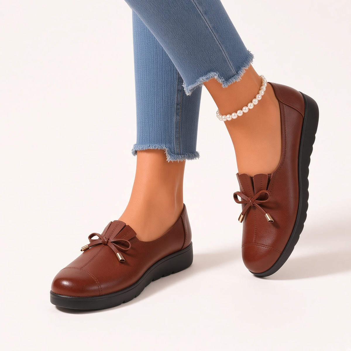 Estefanía | Mocasines Suaves con Lazo y Puntas Doradas