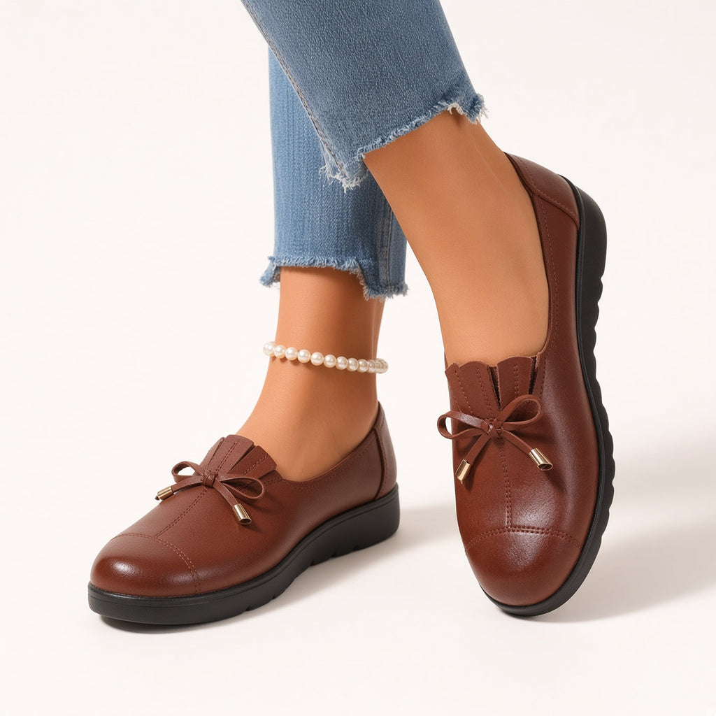 Estefanía | Mocasines Suaves con Lazo y Puntas Doradas