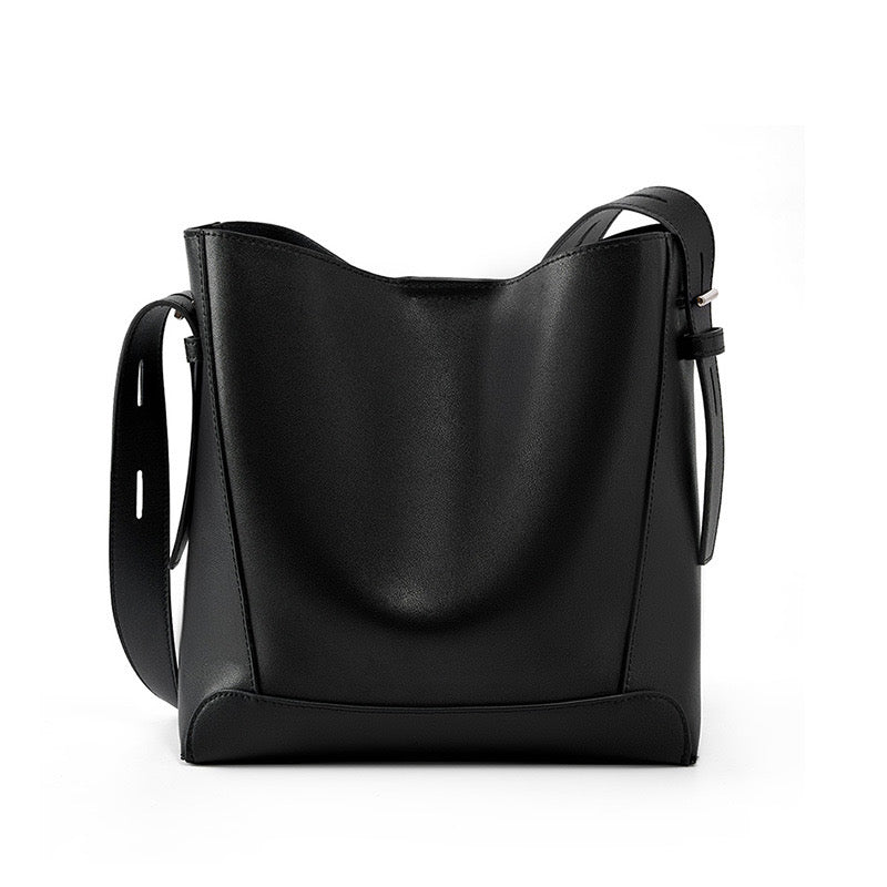 Carlota | Bolso Saco de Piel Auténtica con Bandolera Ajustable