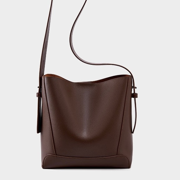 Carlota | Bolso Saco de Piel Auténtica con Bandolera Ajustable