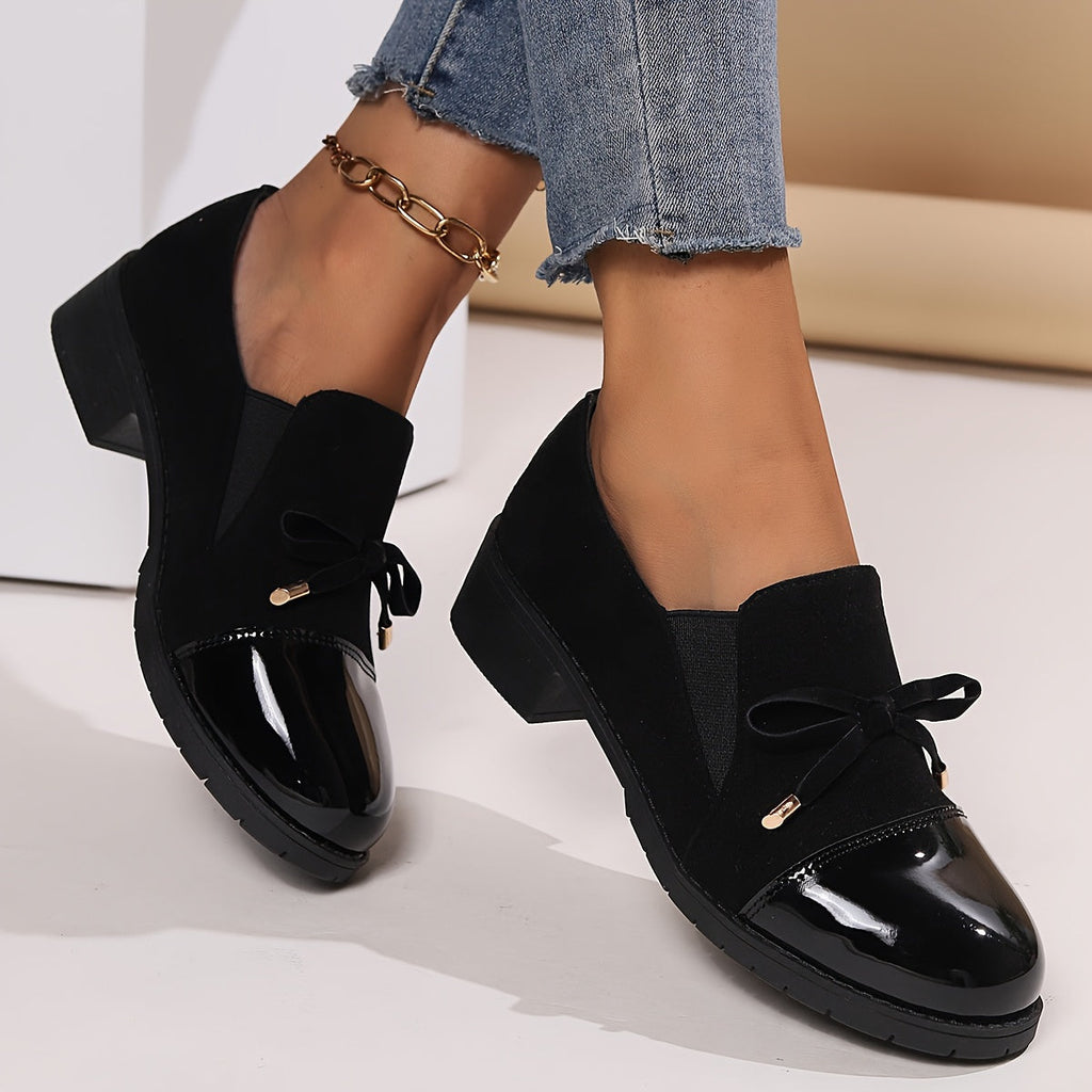 Graciela | Mocasines de Tacón Bajo con Puntera de Charol y Lazo