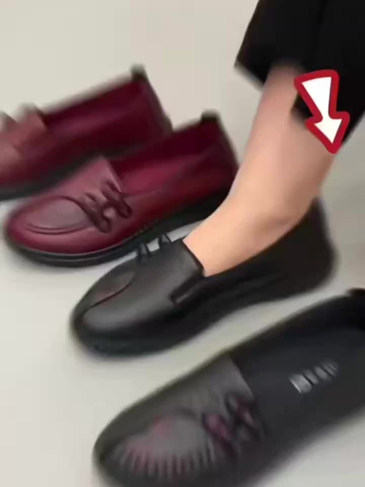 Josefina | Mocasines Blandos con Medallón Floral y Lazada