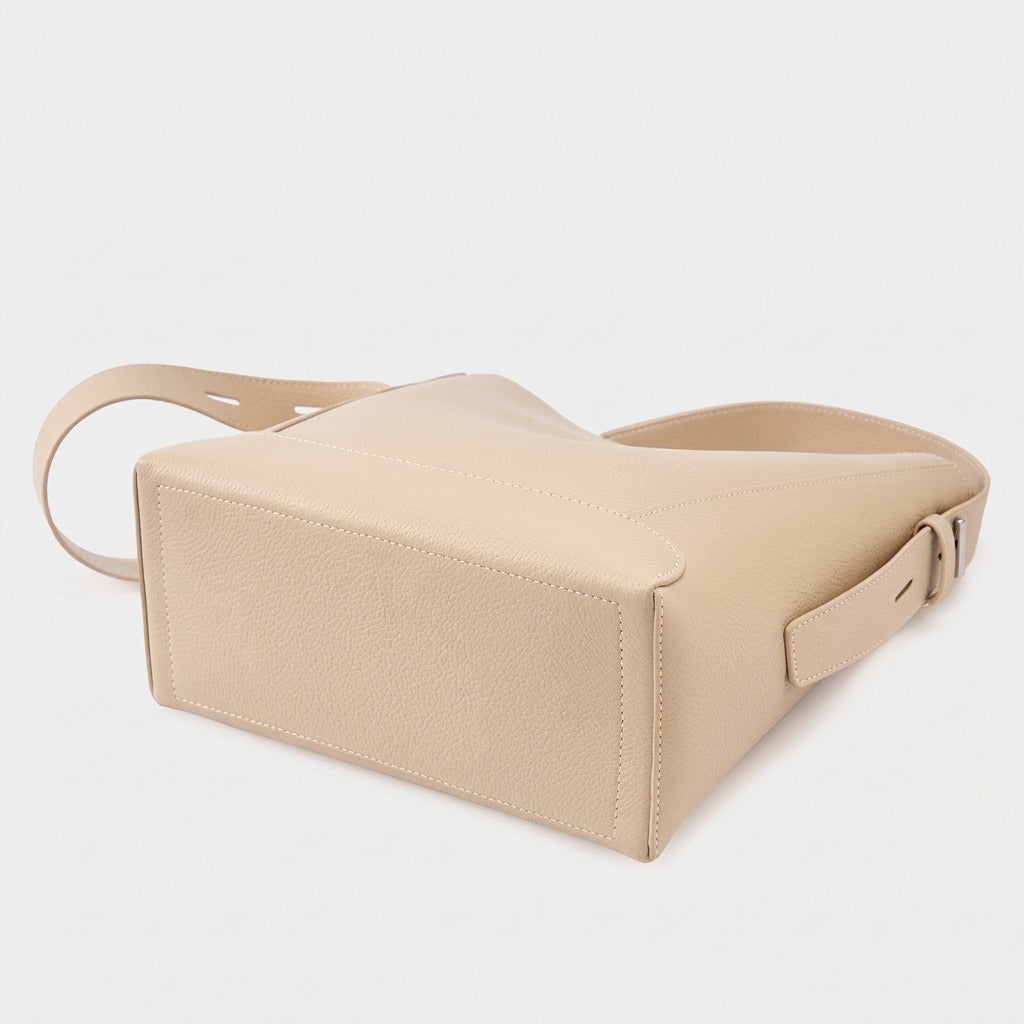 Carlota | Bolso Saco de Piel Auténtica con Bandolera Ajustable