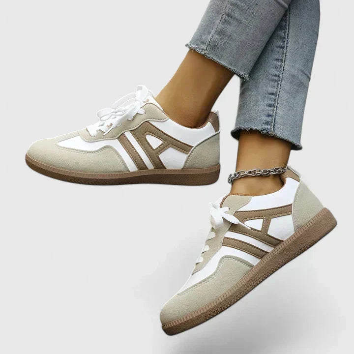 Berta | Zapatillas de Cordones con Encaje Floral
