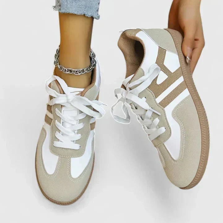 Berta | Zapatillas de Cordones con Encaje Floral