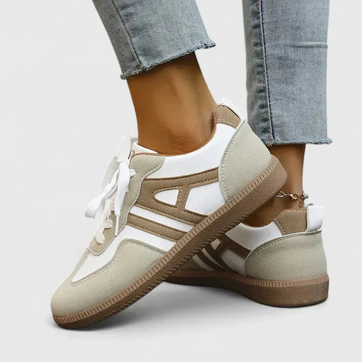 Berta | Zapatillas de Cordones con Encaje Floral
