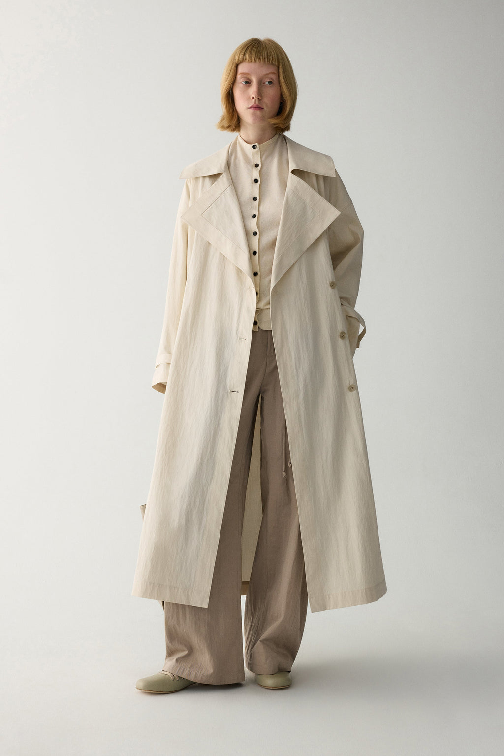 Elena | Trench Largo con Solapa Ancha
