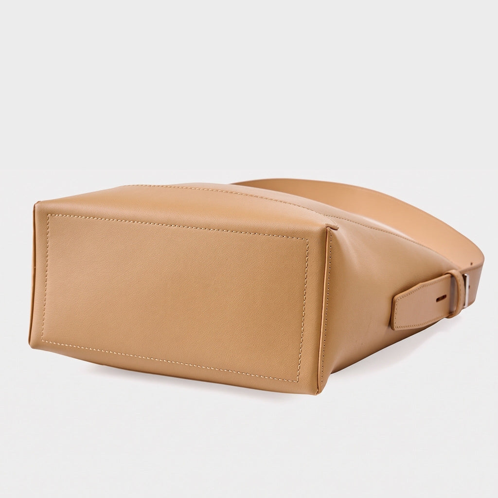 Carlota | Bolso Saco de Piel Auténtica con Bandolera Ajustable