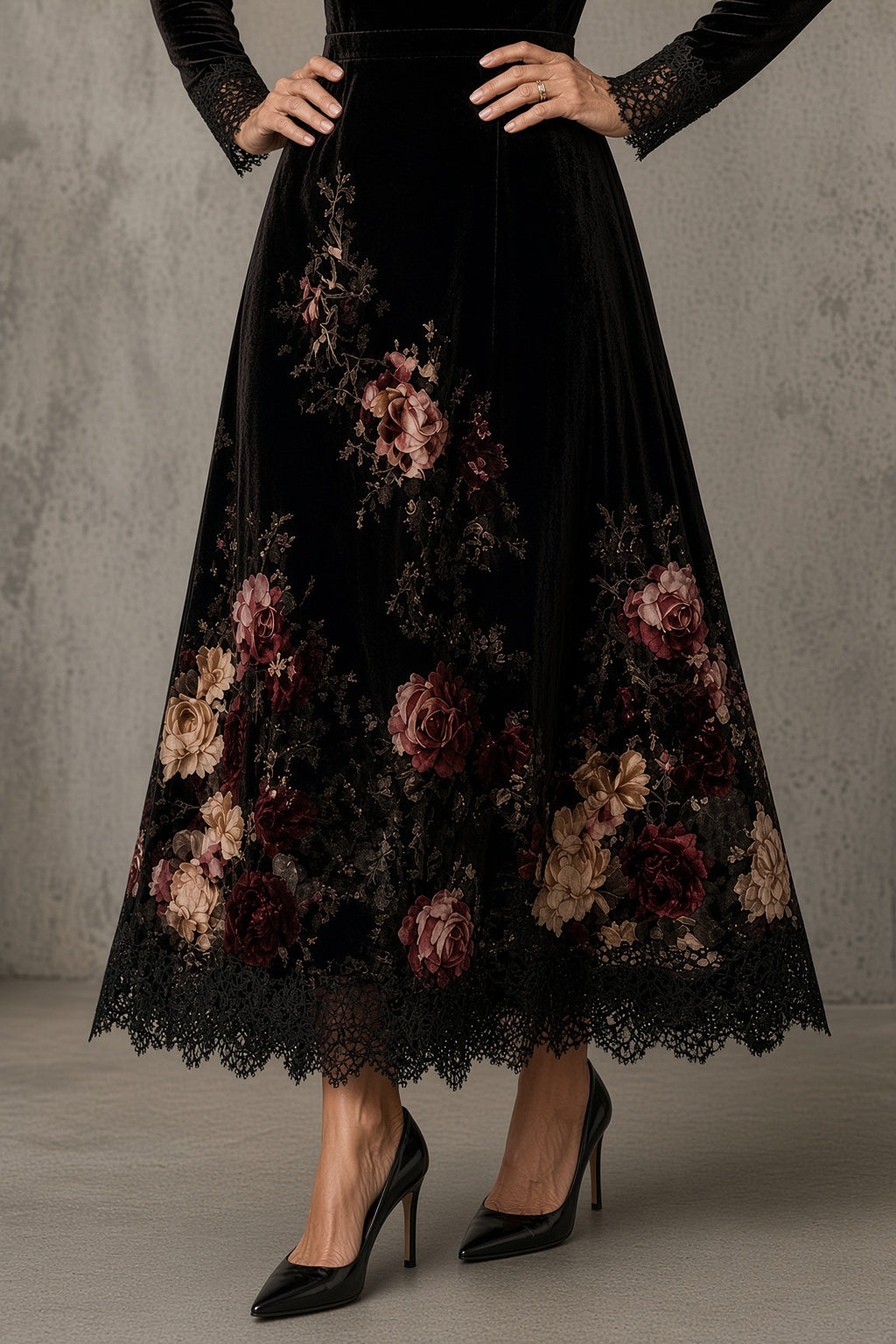 Luciana | Vestido de Terciopelo con Cuello Alto y Detalles de Encaje