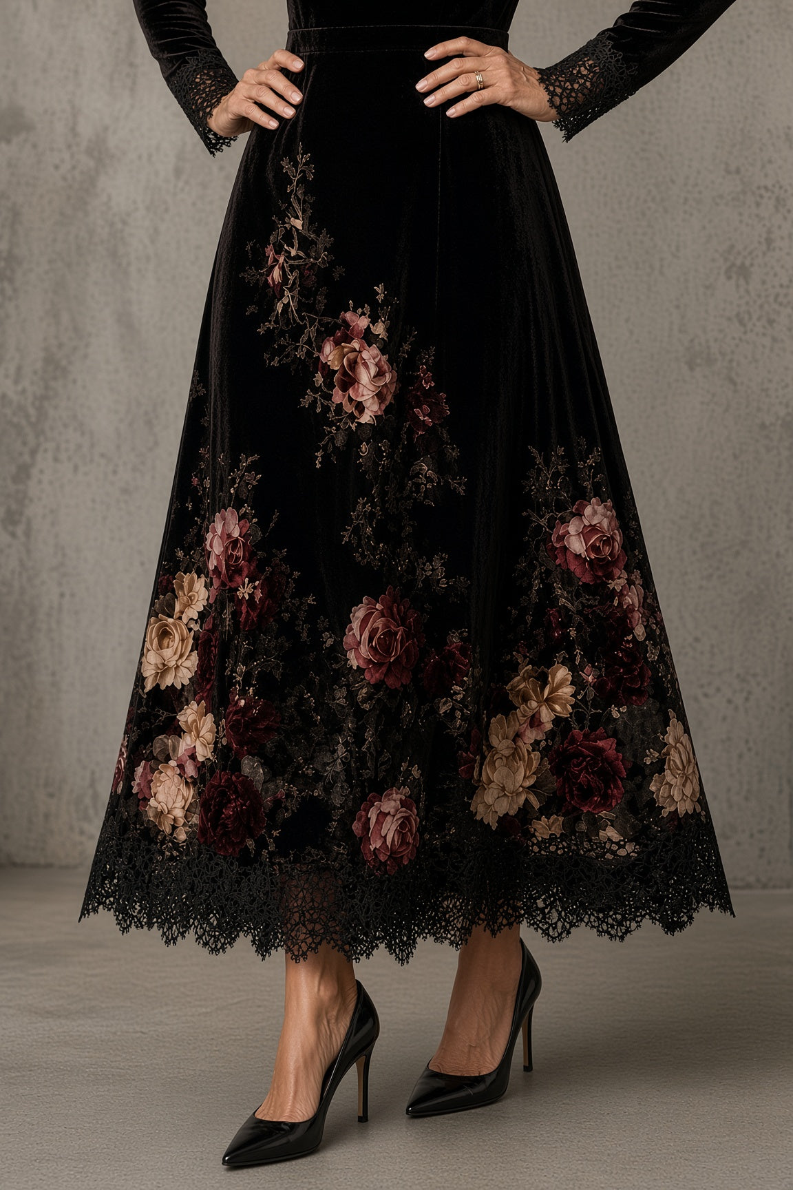 Luciana | Vestido de Terciopelo con Cuello Alto y Detalles de Encaje