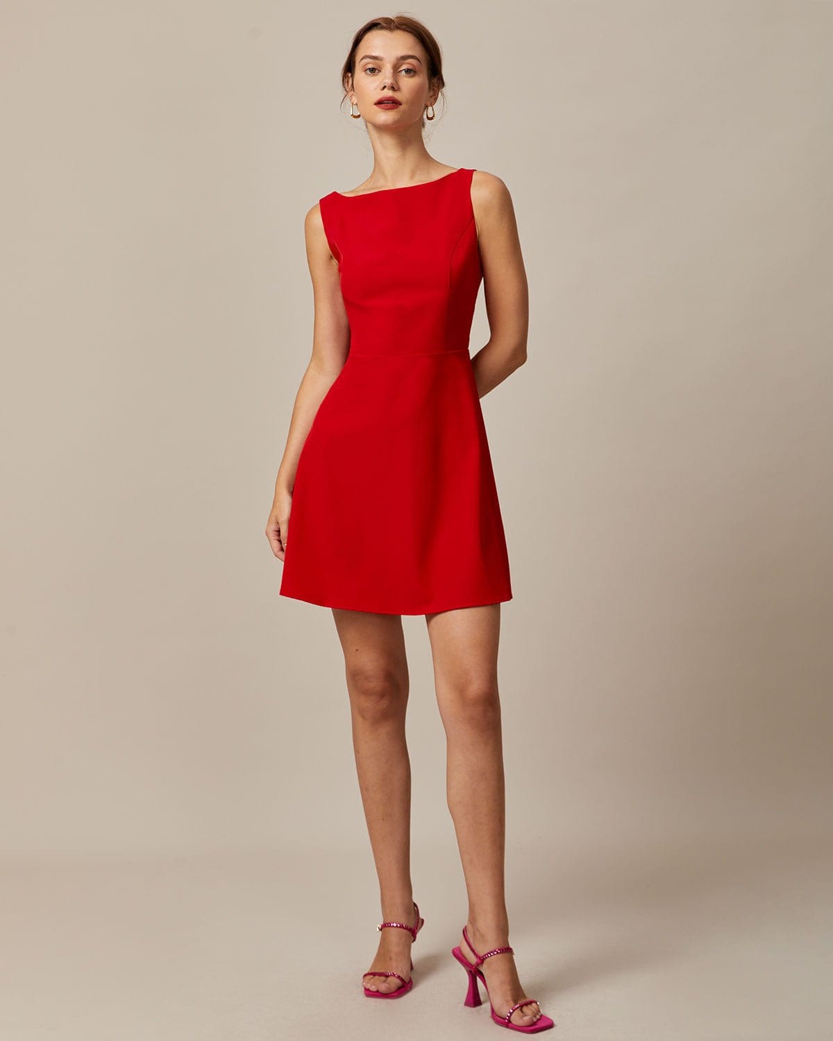 Minivestido Rojo Sin Mangas con Escote Barco y Cintura Alta