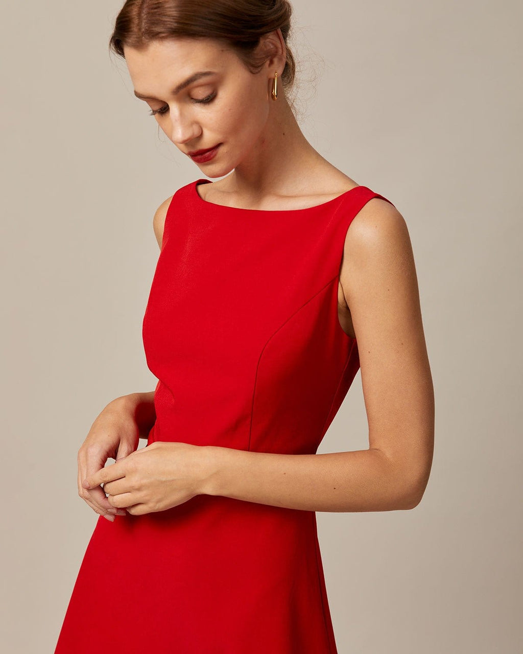 Minivestido Rojo Sin Mangas con Escote Barco y Cintura Alta