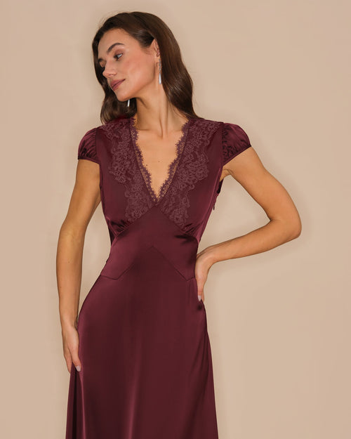 Vestido largo burdeos de encaje con manga corta, vista trasera