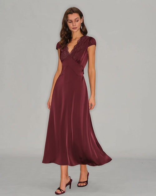 Vestido largo de encaje burdeos Casilda con escote en V, vista frontal