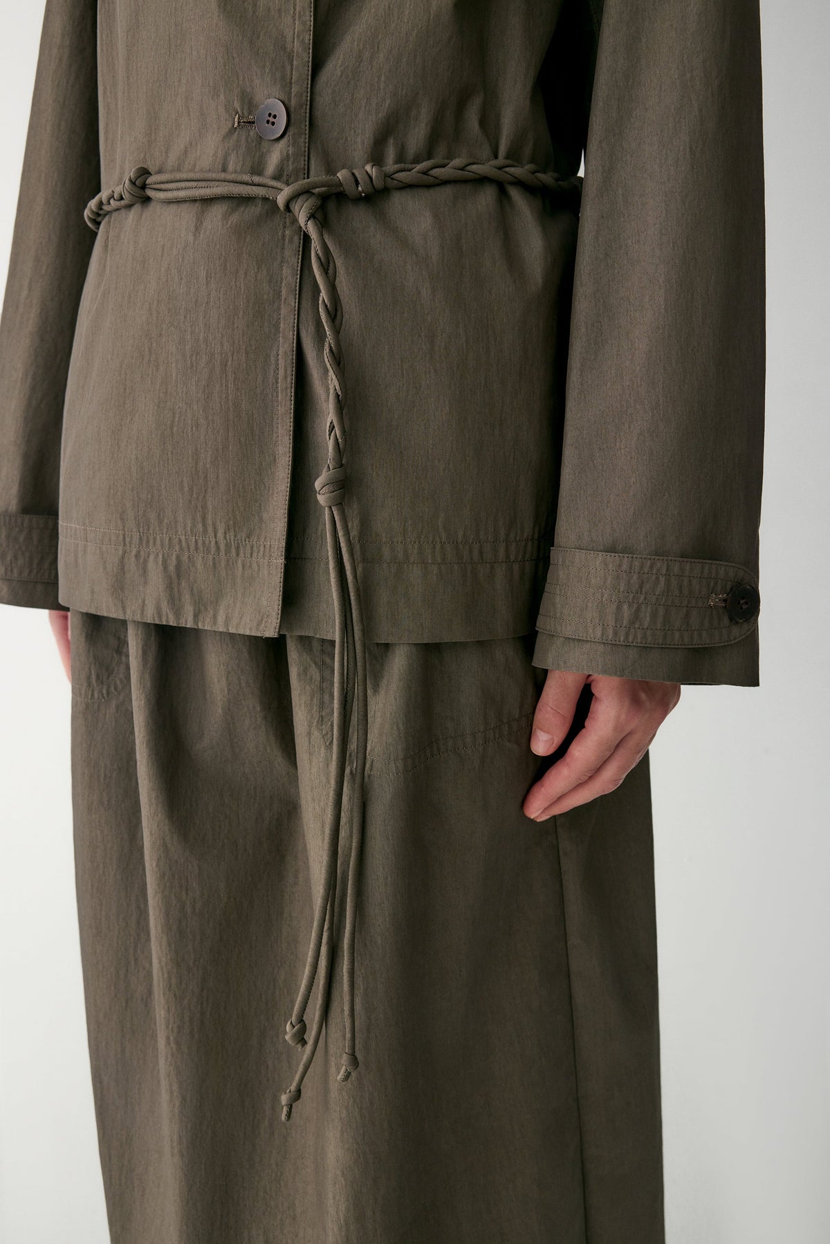 Vera | Trench Corto con Cinturón Anudado